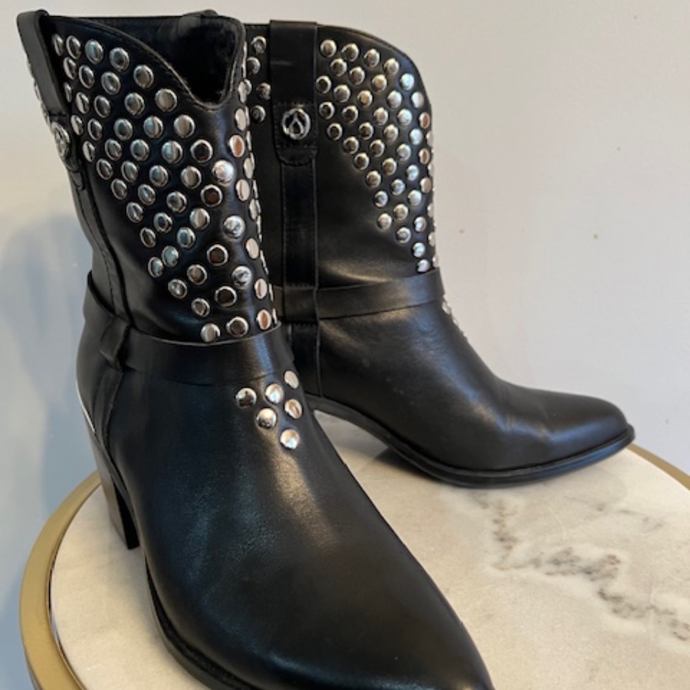 WISHBONE (by BROWNS)  Western Studded Boots